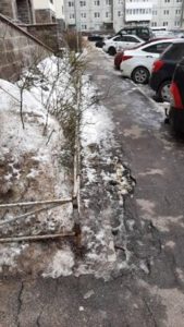 В Петербурге ямы и трещины на дорогах пришли на смену снежным завалам