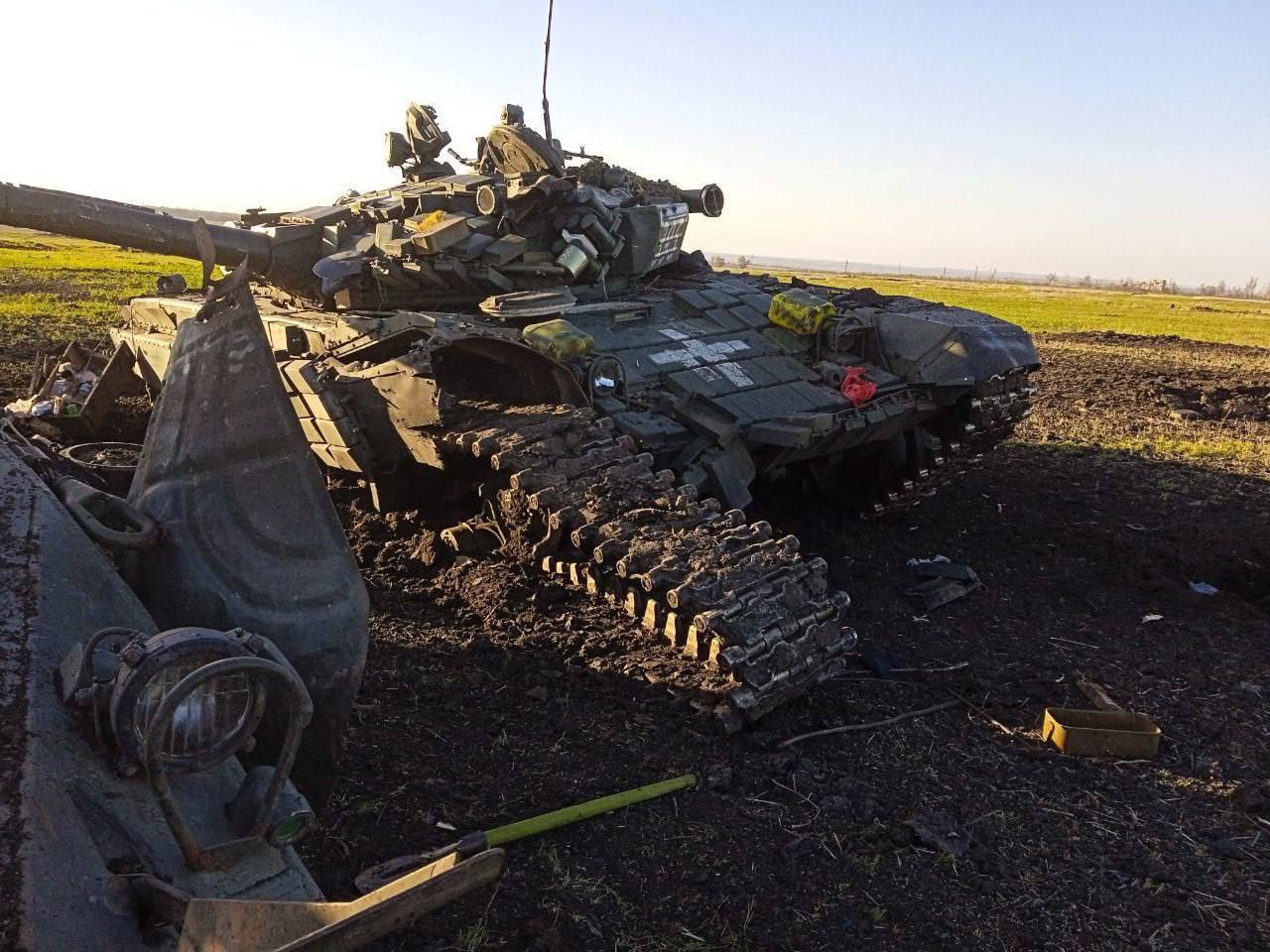 Украина страдает. Подбитый танк ВСУ "на Москву". Подбитая техника ВСУ 2023. Подбитый танк леопард ВСУ.